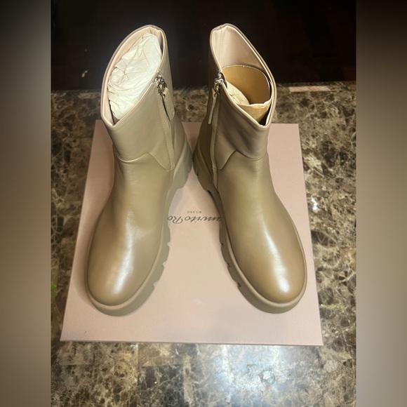 Gianvito Rossi Montey Glove Leather Lug-sole ankle boots Camel SZ 41EU/11US - Picture 3 of 13